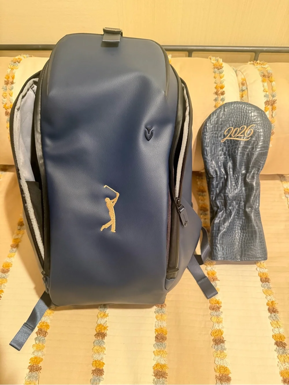 VesseL USA Navy Blue Golf Backpack & cover Gold Golfer Emblem (TPC The Players)